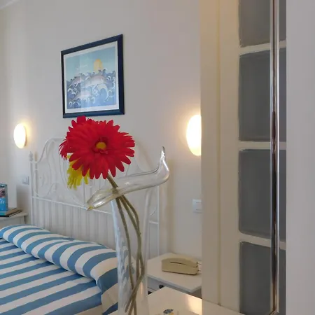 Oceano 3* مارينا دي بييتراسانْت