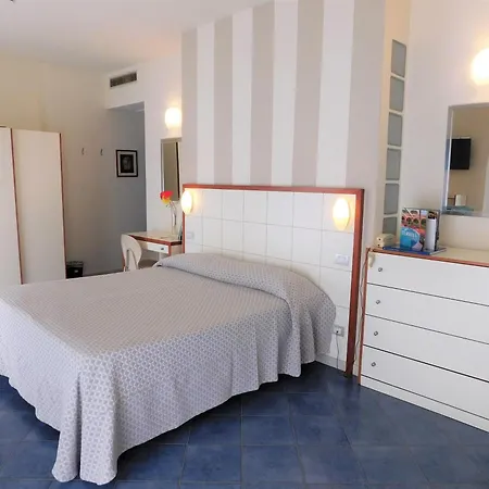 Oceano مارينا دي بييتراسانْت