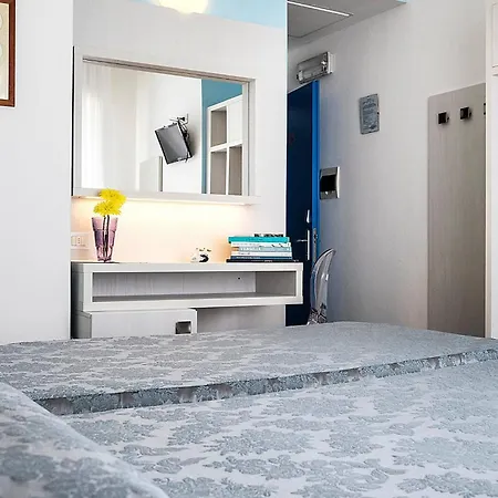 Oceano 3* مارينا دي بييتراسانْت